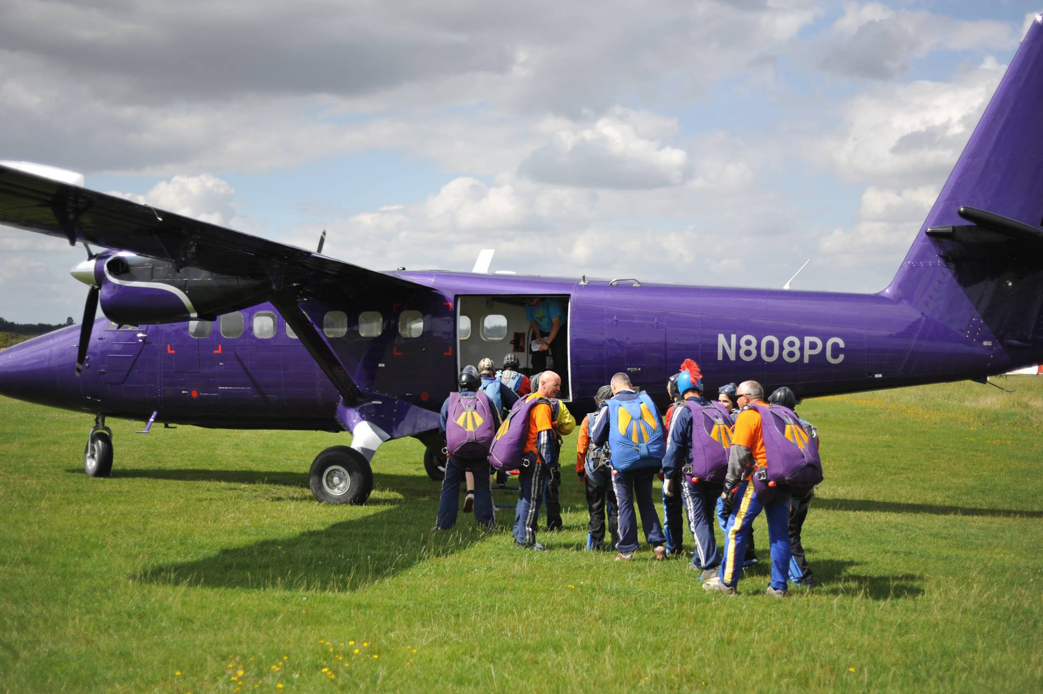 #TeamOrange skydivers